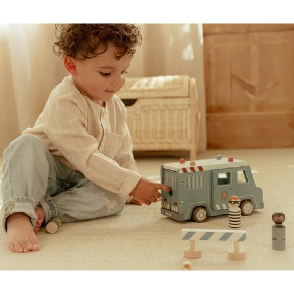 Moder lesen policijski kombi (24m+), Little Dutch (LD2541)11